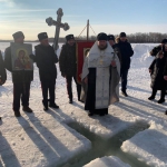 В приходах Павлодарской и Экибастузской епархии после великого освящения воды жители городов и сел приняли крещенские омовения