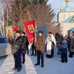 В приходах Павлодарской и Экибастузской епархии после великого освящения воды жители городов и сел приняли крещенские омовения