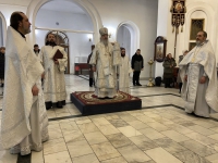 В день празднования Обрезания Господня и памяти святителя Василия Великого архиепископ Варнава совершил Божественную литургию в главном храме епархии